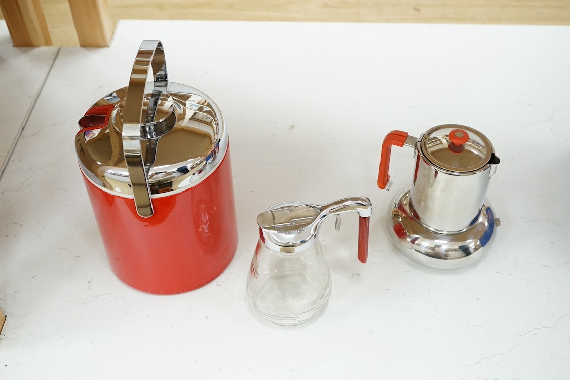 A Lavazza Principessa, coffee jug, a Dynamic plastic and chrome ice bucket, an Art Deco cocktail shaker and three other similar items. (6). Cocktail shaker 24cm high. Condition - good